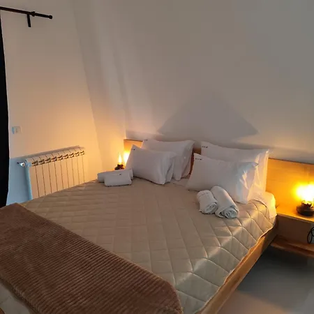 Plava Zlatar Lodge *